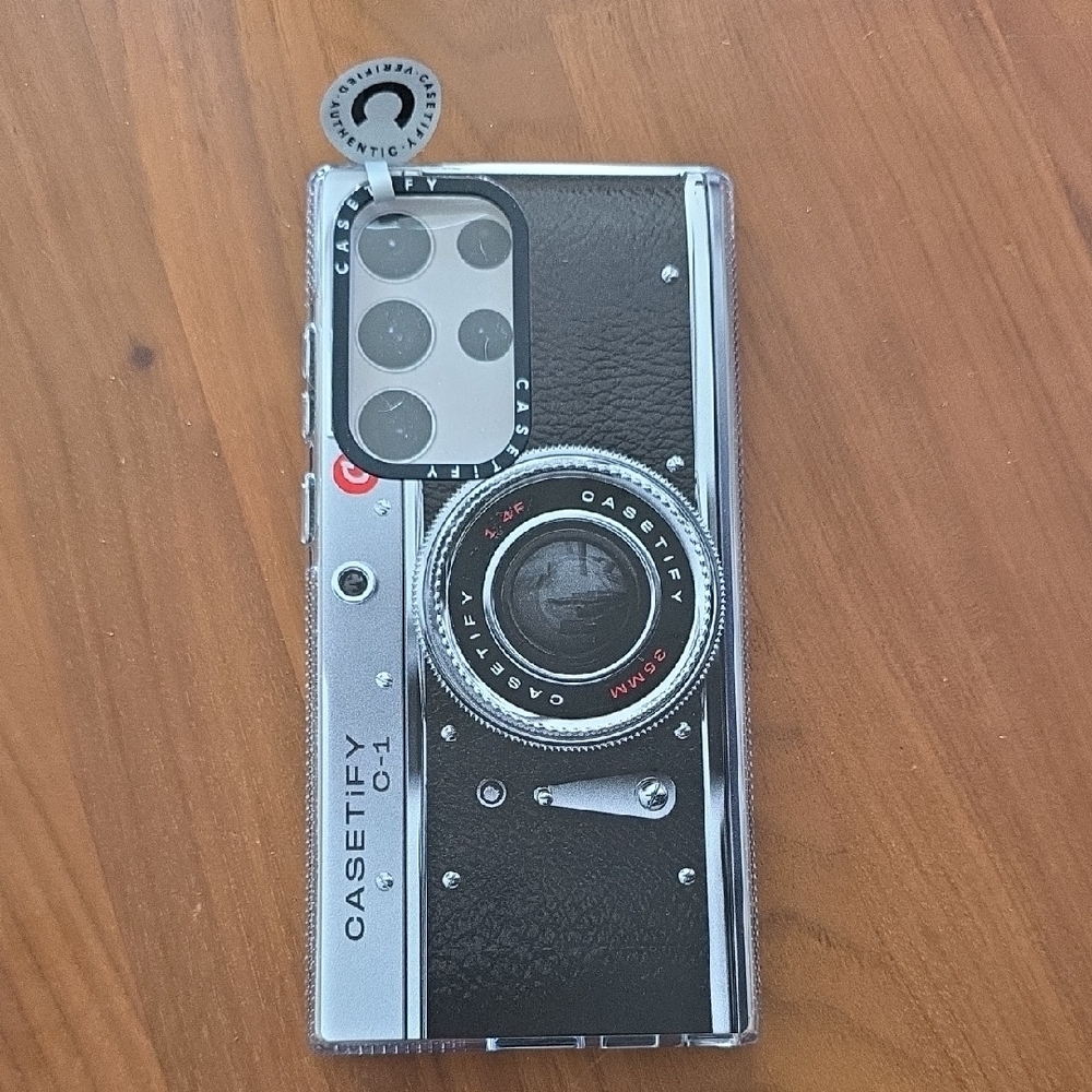 Casetify Vintage Camera Style Phone Case - Black and Silver GALAXY S23ultra